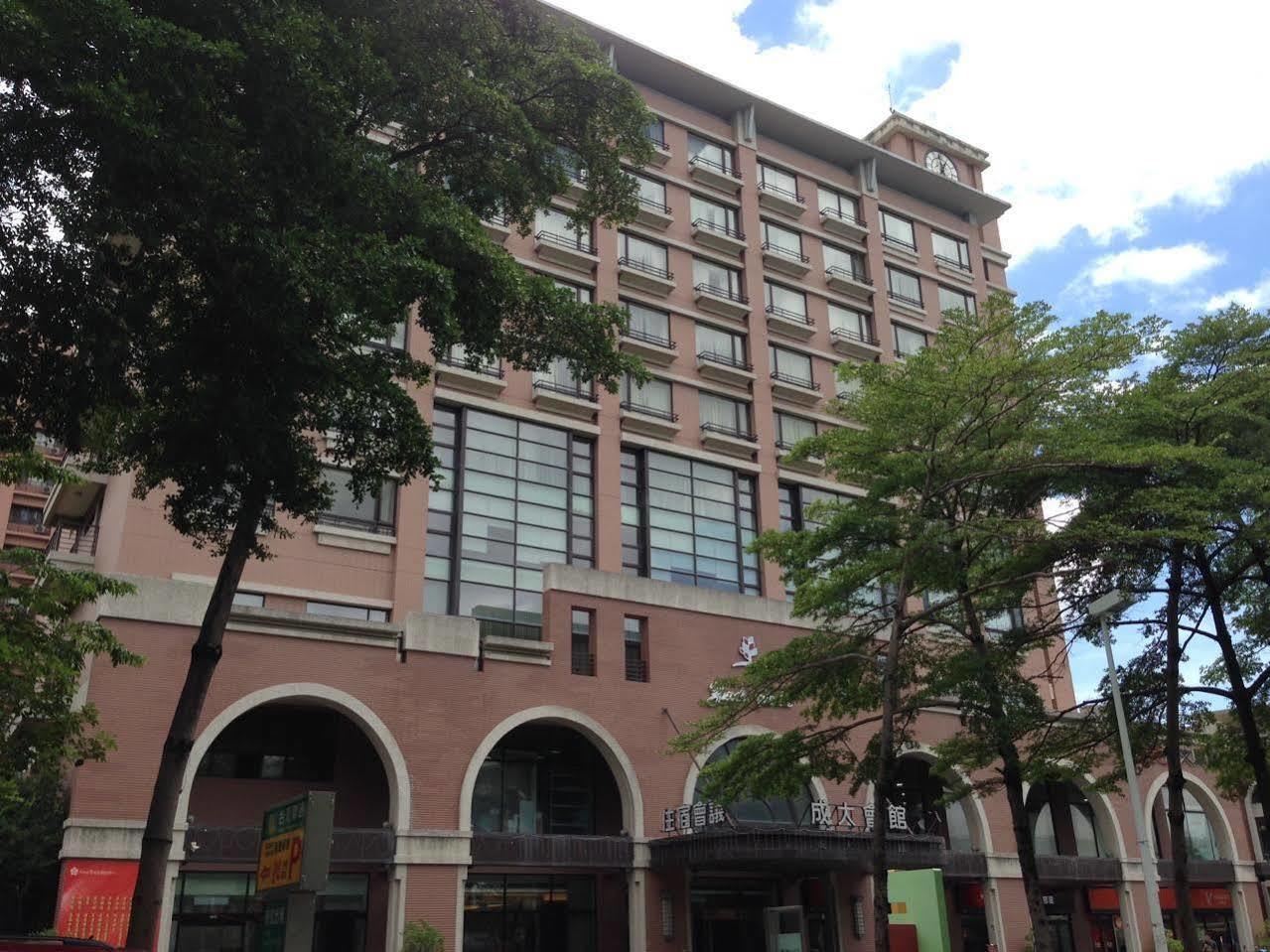 Academy Hotel Tainan Exterior foto